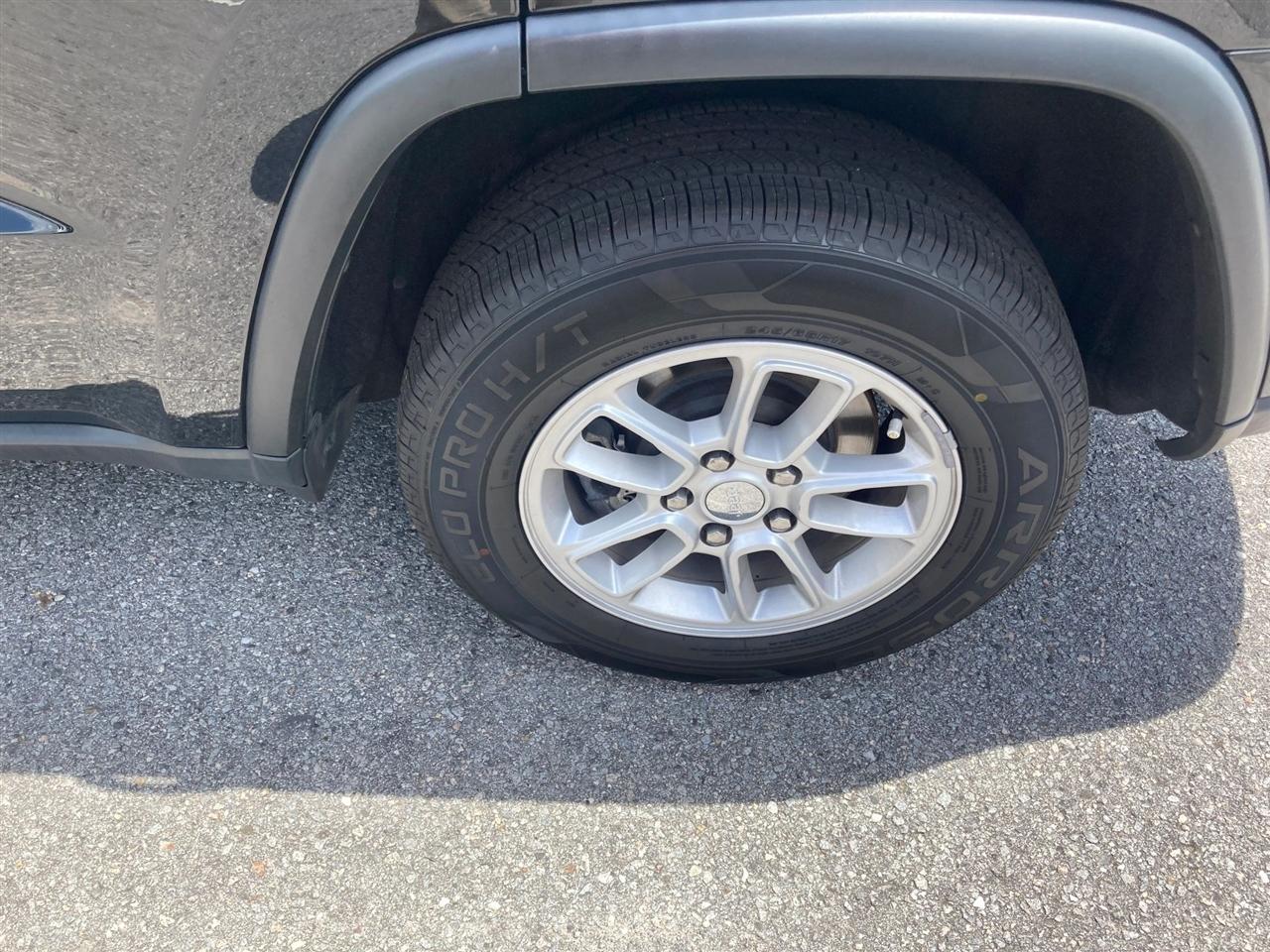 Jeep Grand Cherokee Laredo 2WD 2019