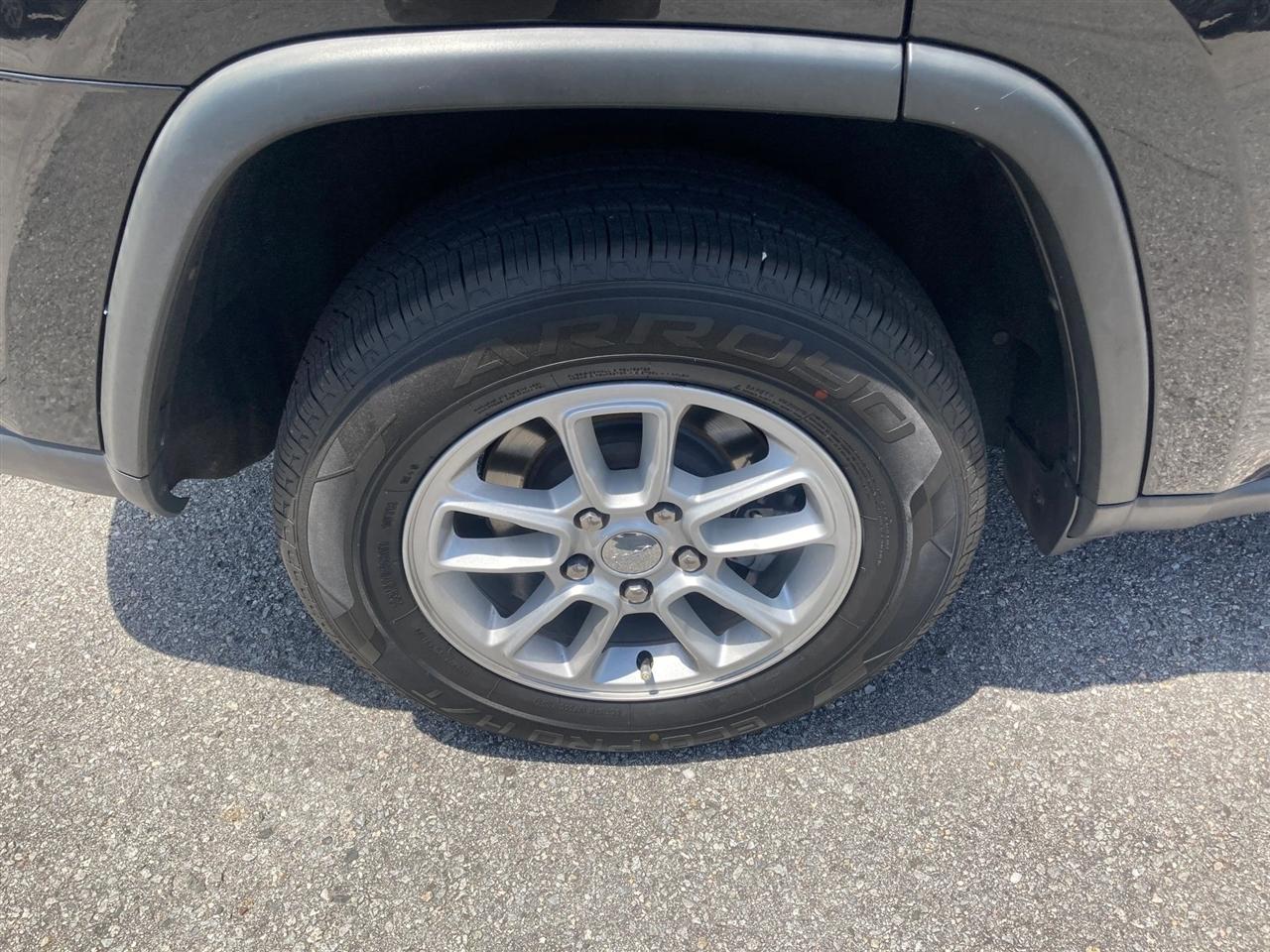 Jeep Grand Cherokee Laredo 2WD 2019