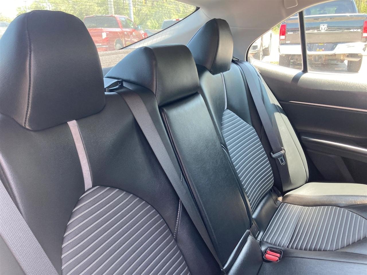 Toyota Camry Hybrid SE 2019