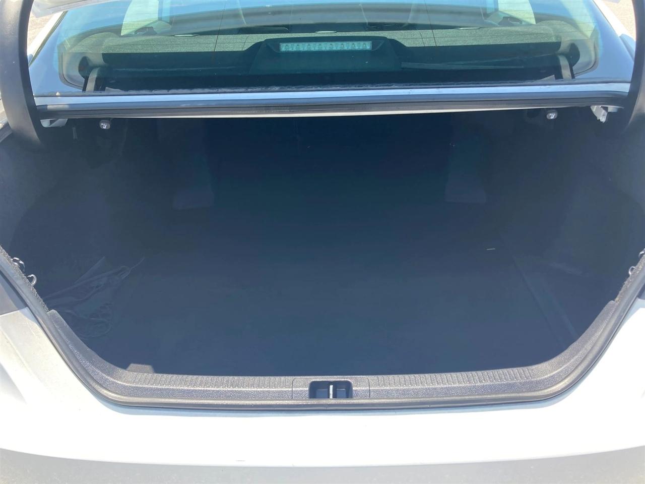 Toyota Camry Hybrid SE 2019
