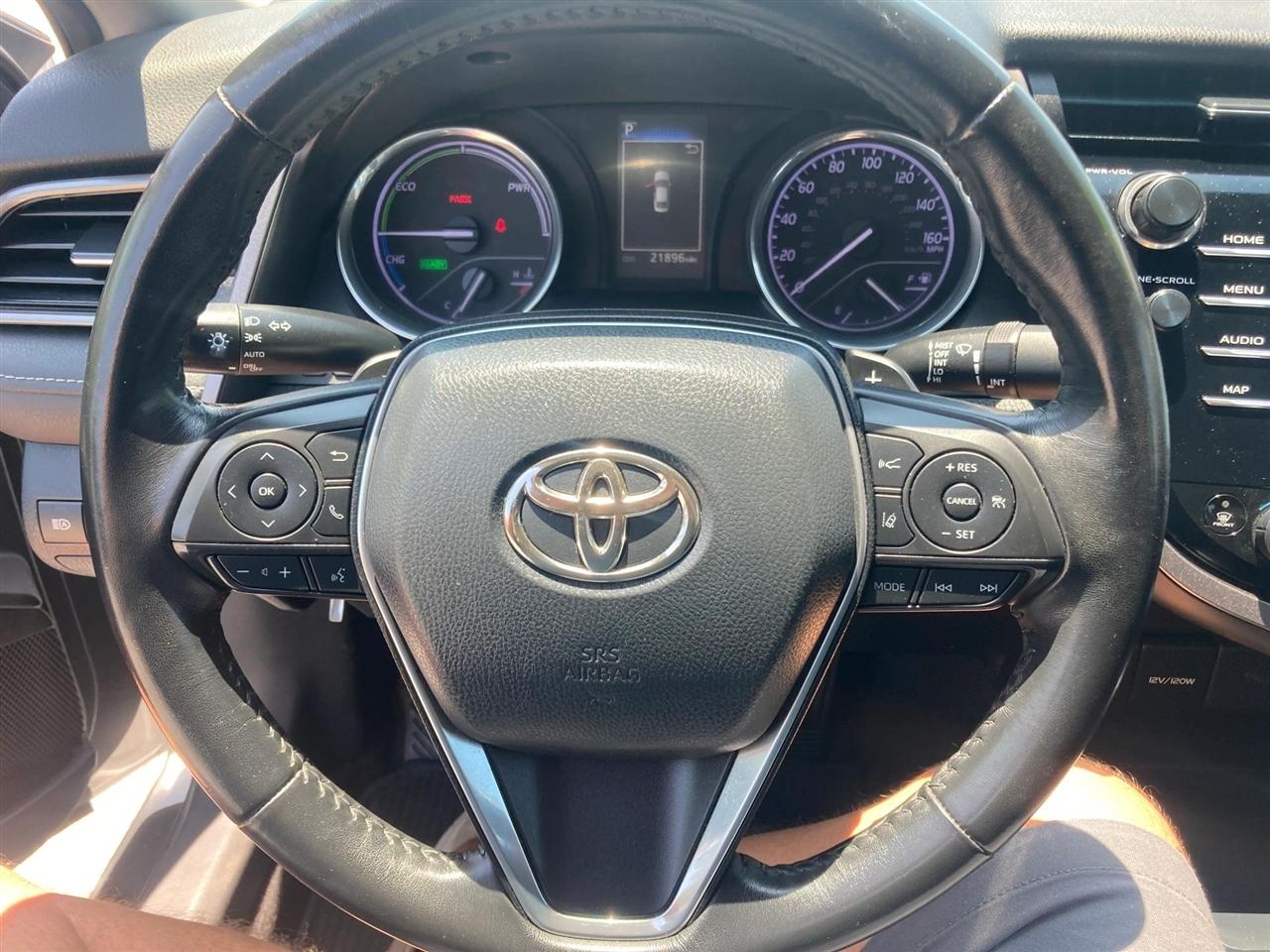 Toyota Camry Hybrid SE 2019
