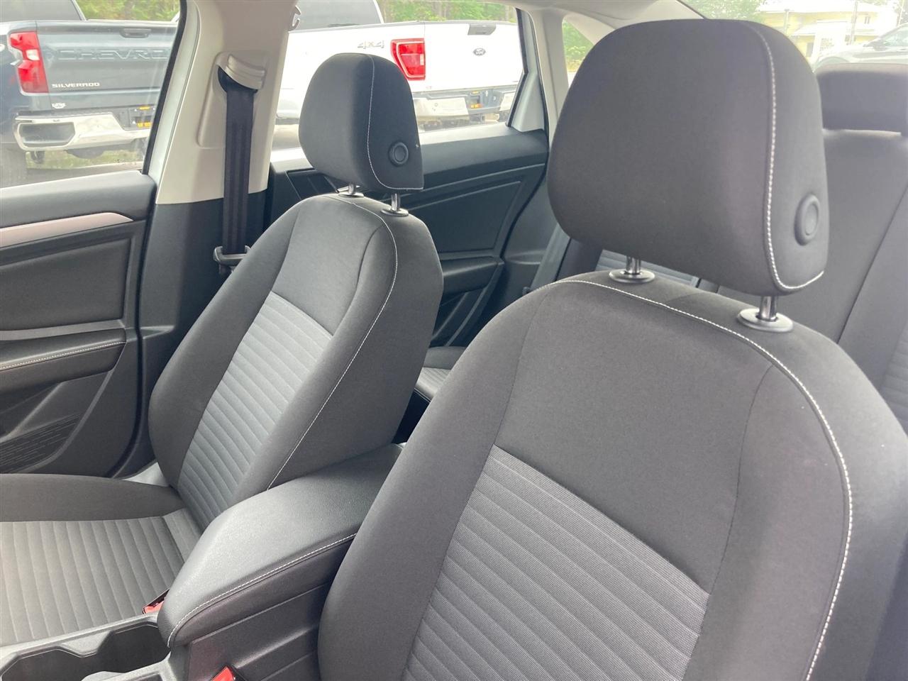 Volkswagen Jetta S 2024