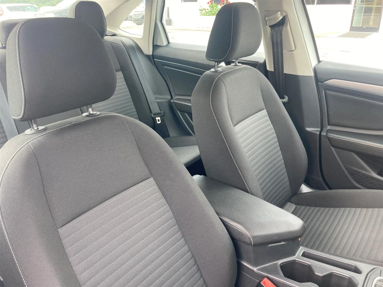 Volkswagen Jetta S 2024