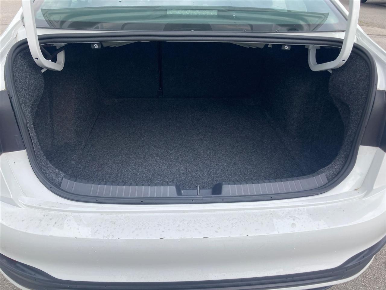 Volkswagen Jetta S 2024
