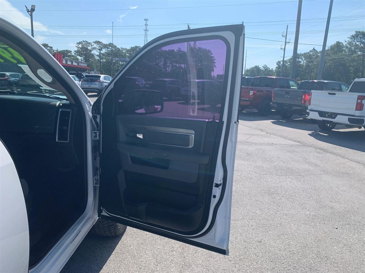 RAM 1500 Classic Tradesman Crew Cab LWB 4WD 2019