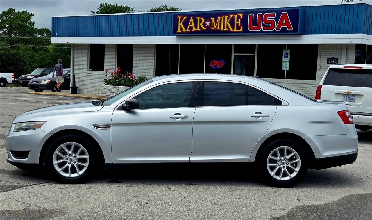 Ford Taurus SE FWD 2013