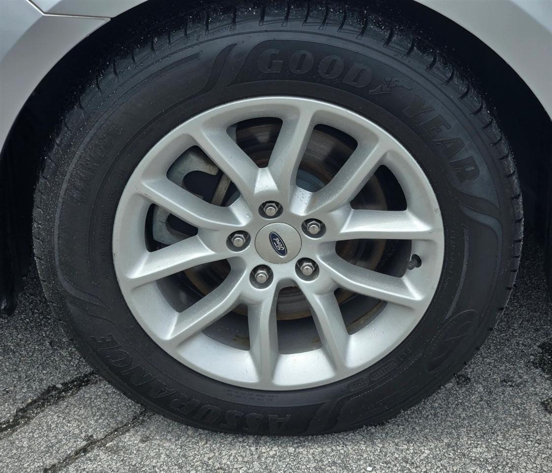 Ford Taurus SE FWD 2013