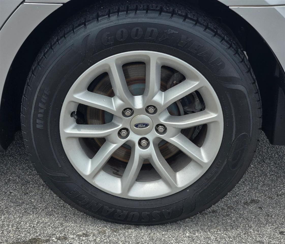 Ford Taurus SE FWD 2013