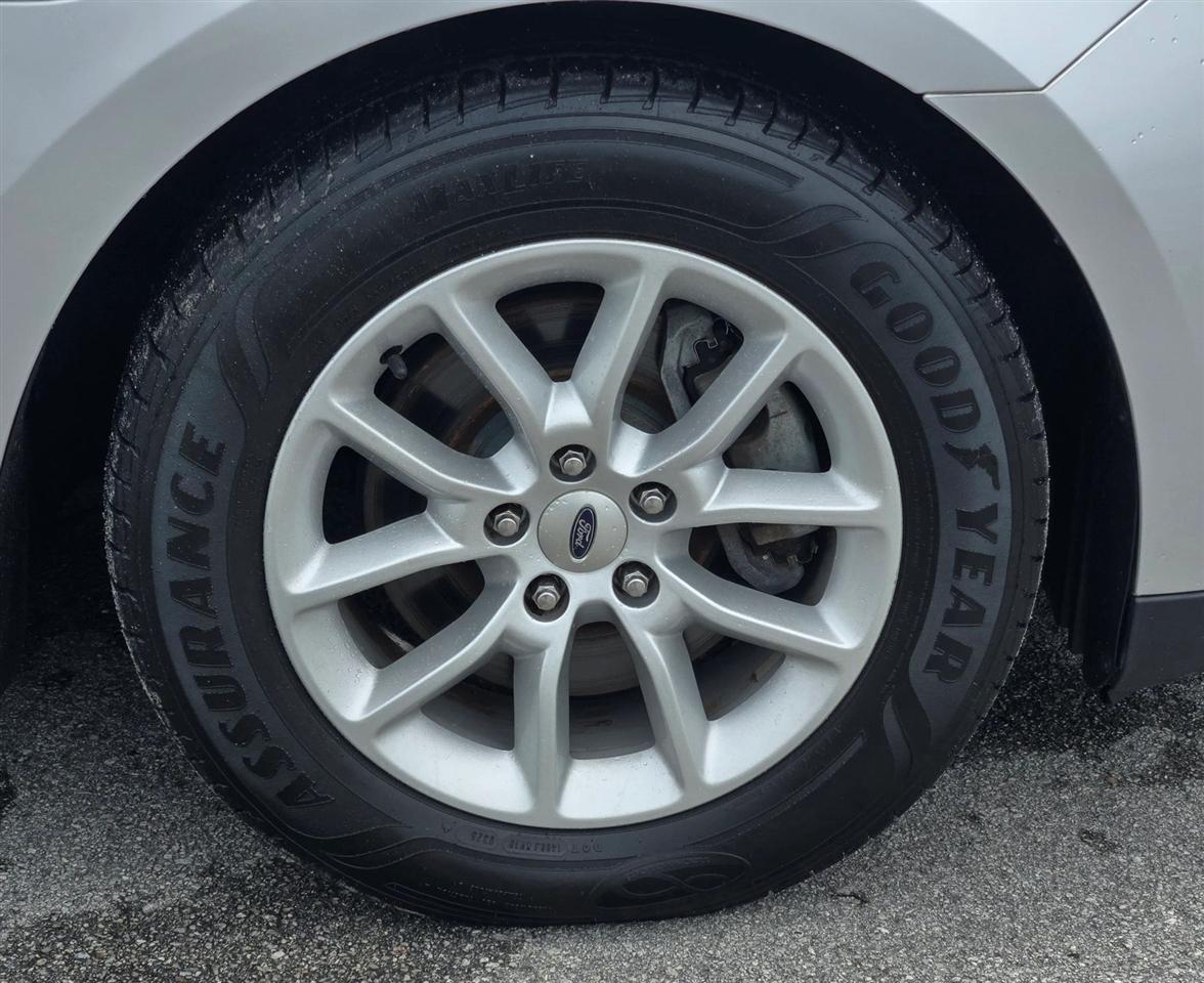 Ford Taurus SE FWD 2013