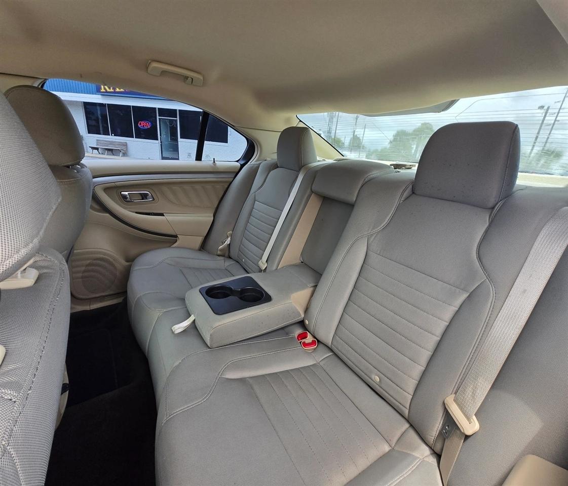 Ford Taurus SE FWD 2013