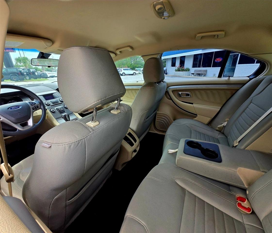 Ford Taurus SE FWD 2013