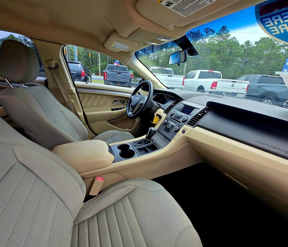 Ford Taurus SE FWD 2013