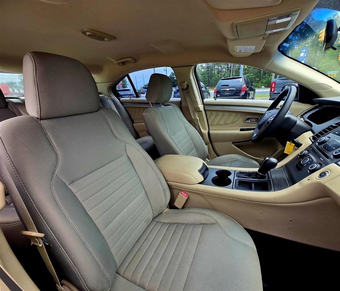 Ford Taurus SE FWD 2013