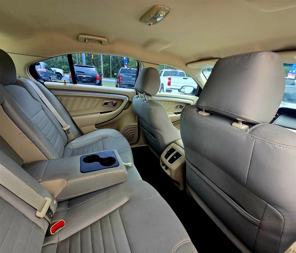 Ford Taurus SE FWD 2013