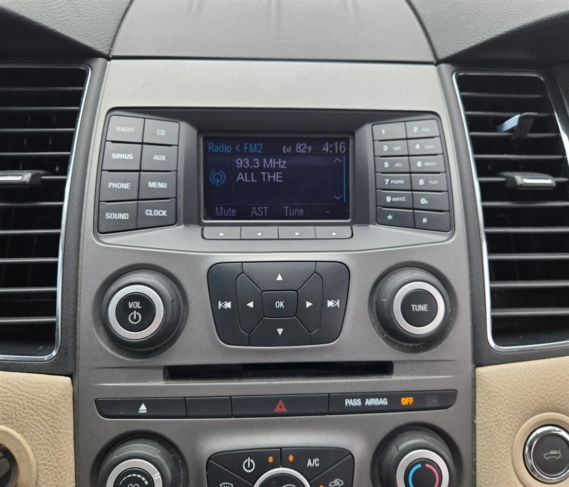 Ford Taurus SE FWD 2013