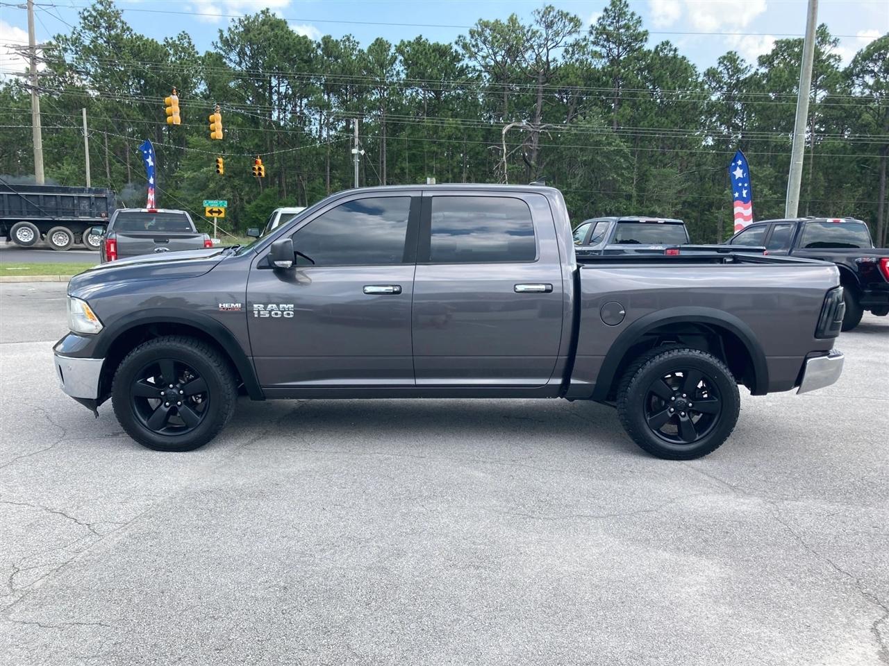 RAM 1500 SLT Crew Cab SWB 4WD 2016