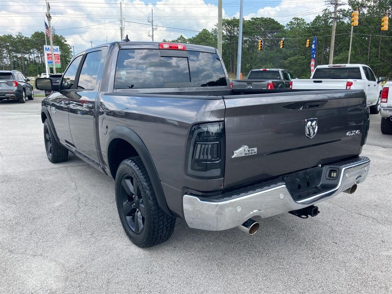 RAM 1500 SLT Crew Cab SWB 4WD 2016
