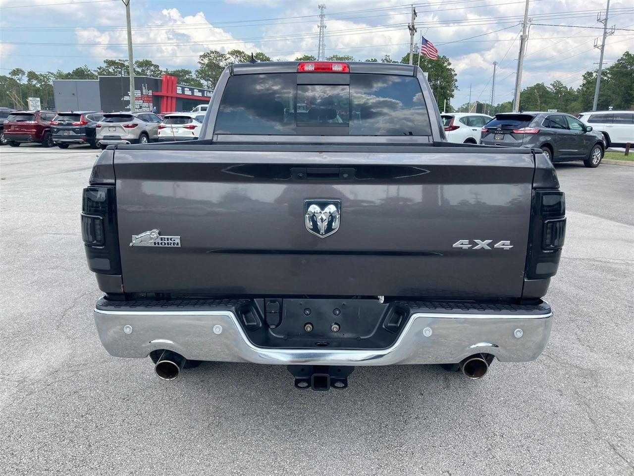 RAM 1500 SLT Crew Cab SWB 4WD 2016