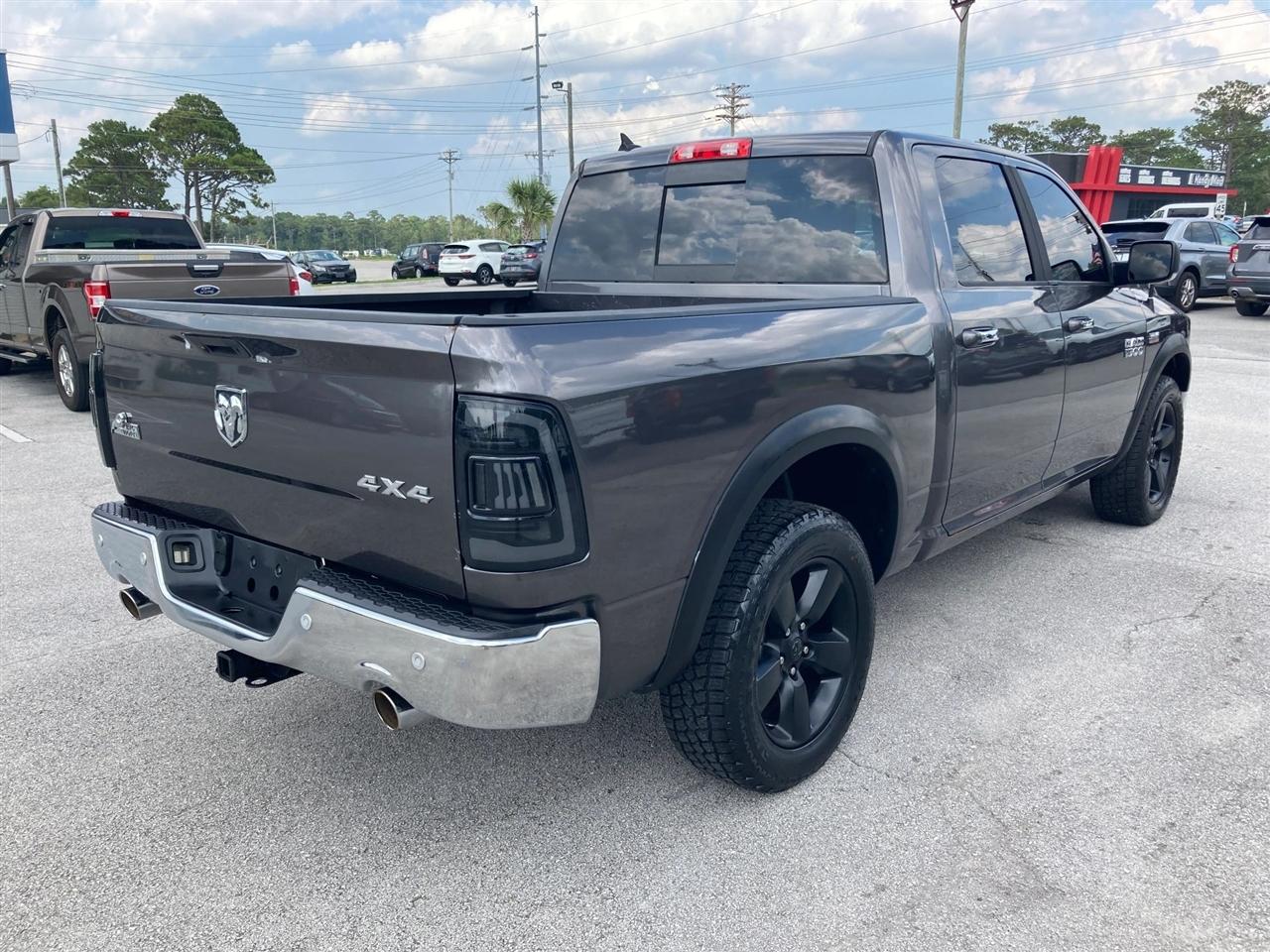 RAM 1500 SLT Crew Cab SWB 4WD 2016