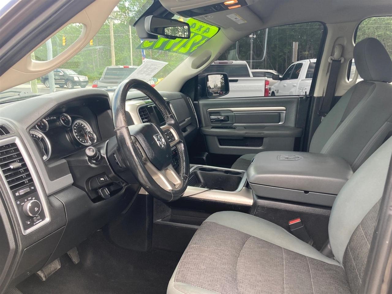RAM 1500 SLT Crew Cab SWB 4WD 2016