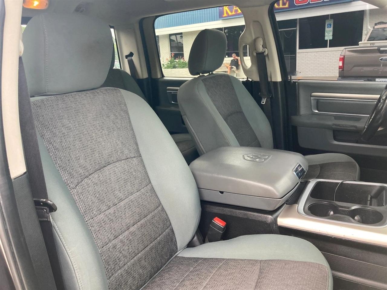 RAM 1500 SLT Crew Cab SWB 4WD 2016