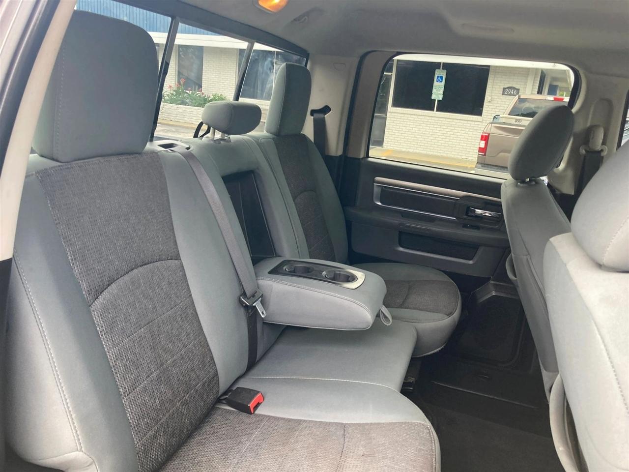 RAM 1500 SLT Crew Cab SWB 4WD 2016
