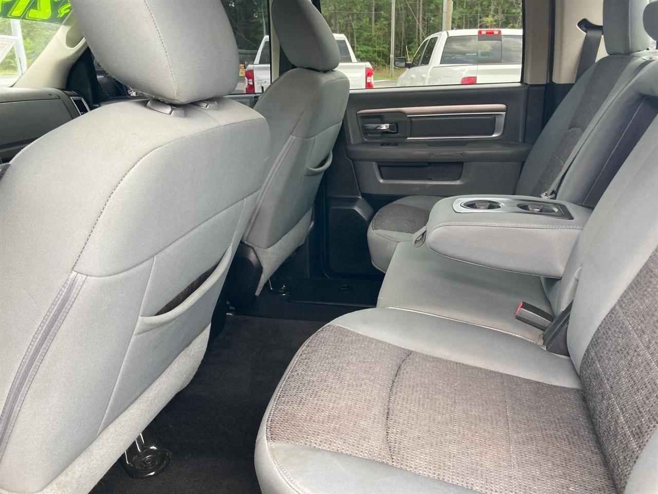 RAM 1500 SLT Crew Cab SWB 4WD 2016