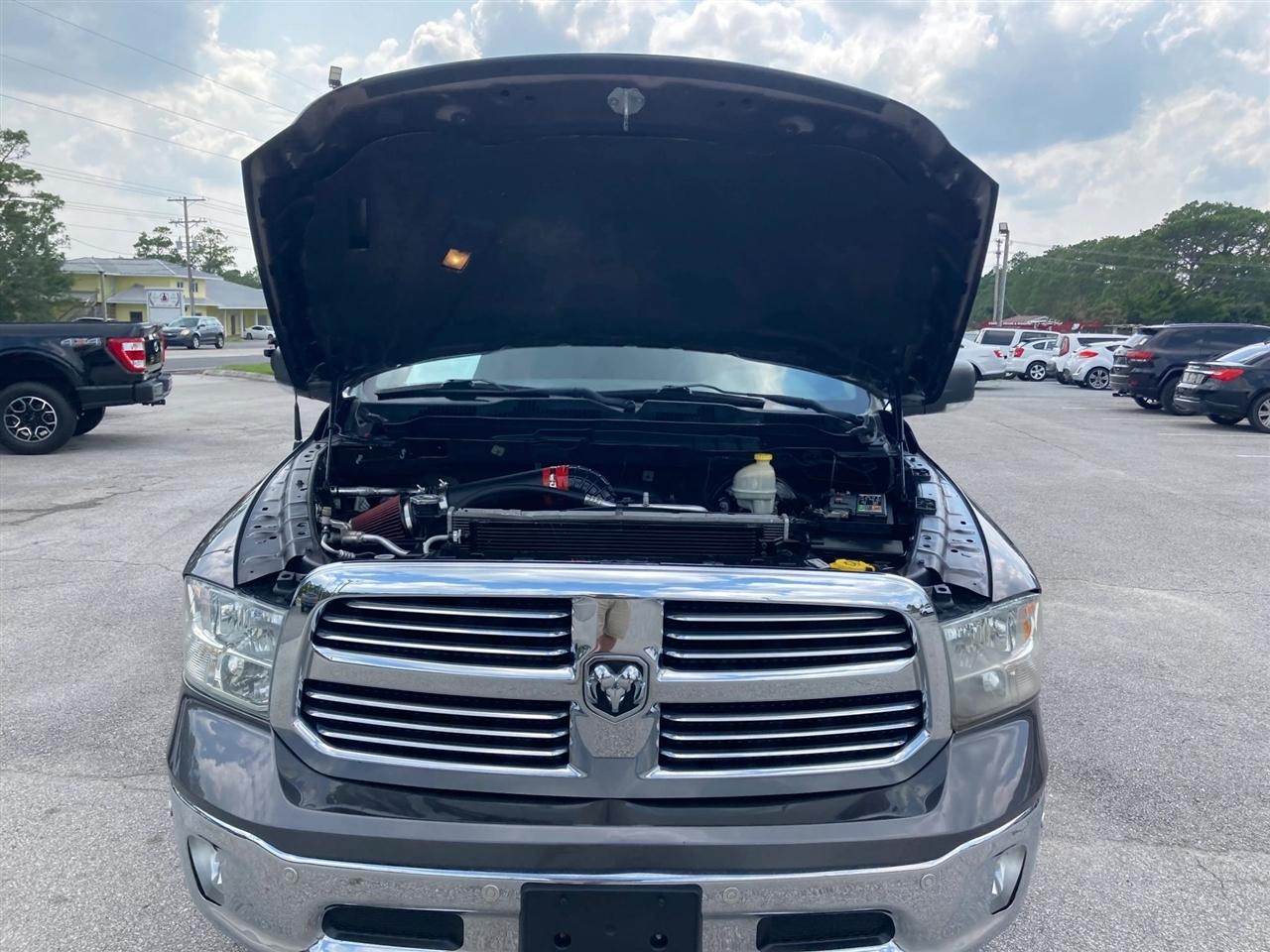 RAM 1500 SLT Crew Cab SWB 4WD 2016