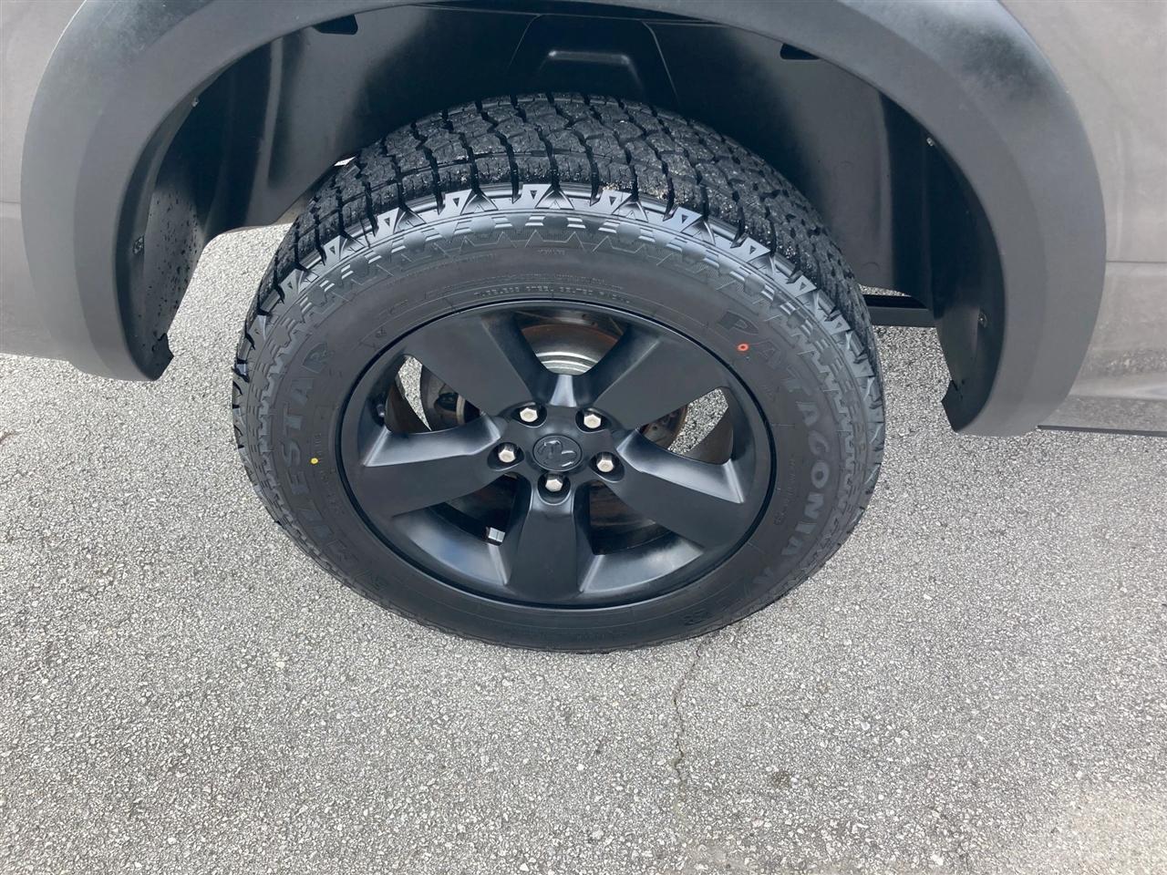 RAM 1500 SLT Crew Cab SWB 4WD 2016