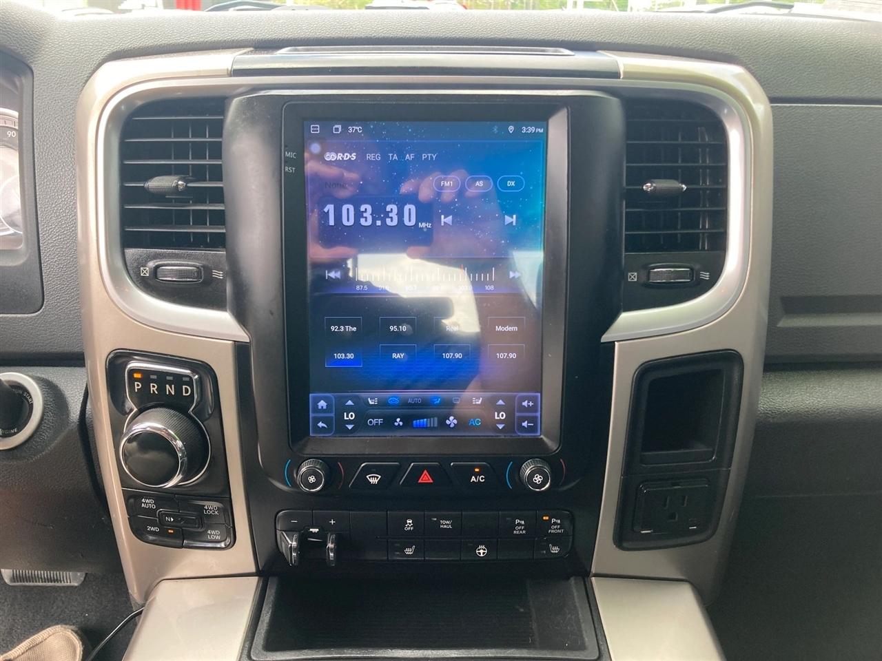 RAM 1500 SLT Crew Cab SWB 4WD 2016