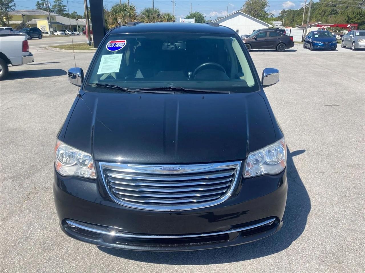 Chrysler Town & Country Touring-L 2013