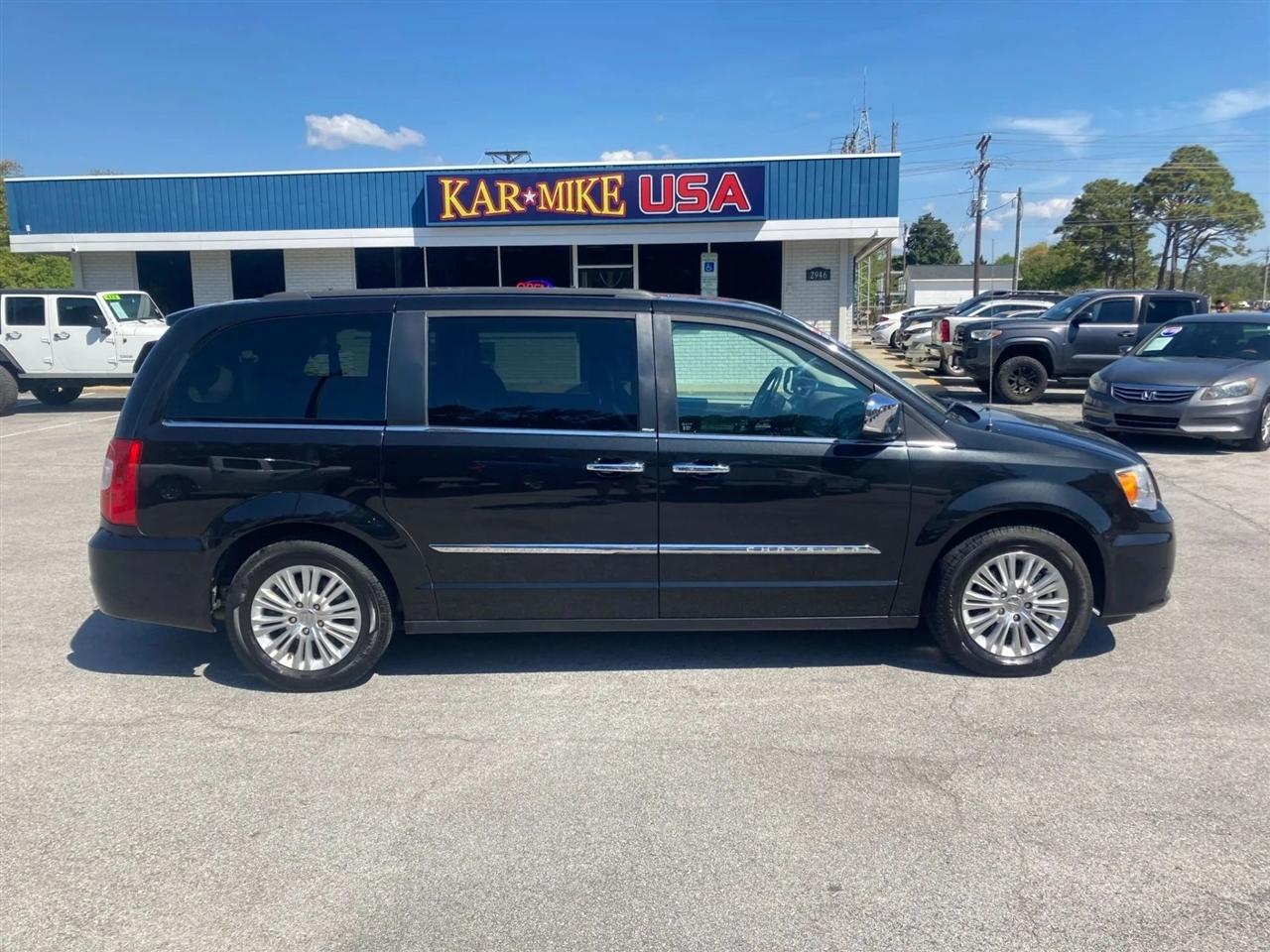 Chrysler Town & Country Touring-L 2013