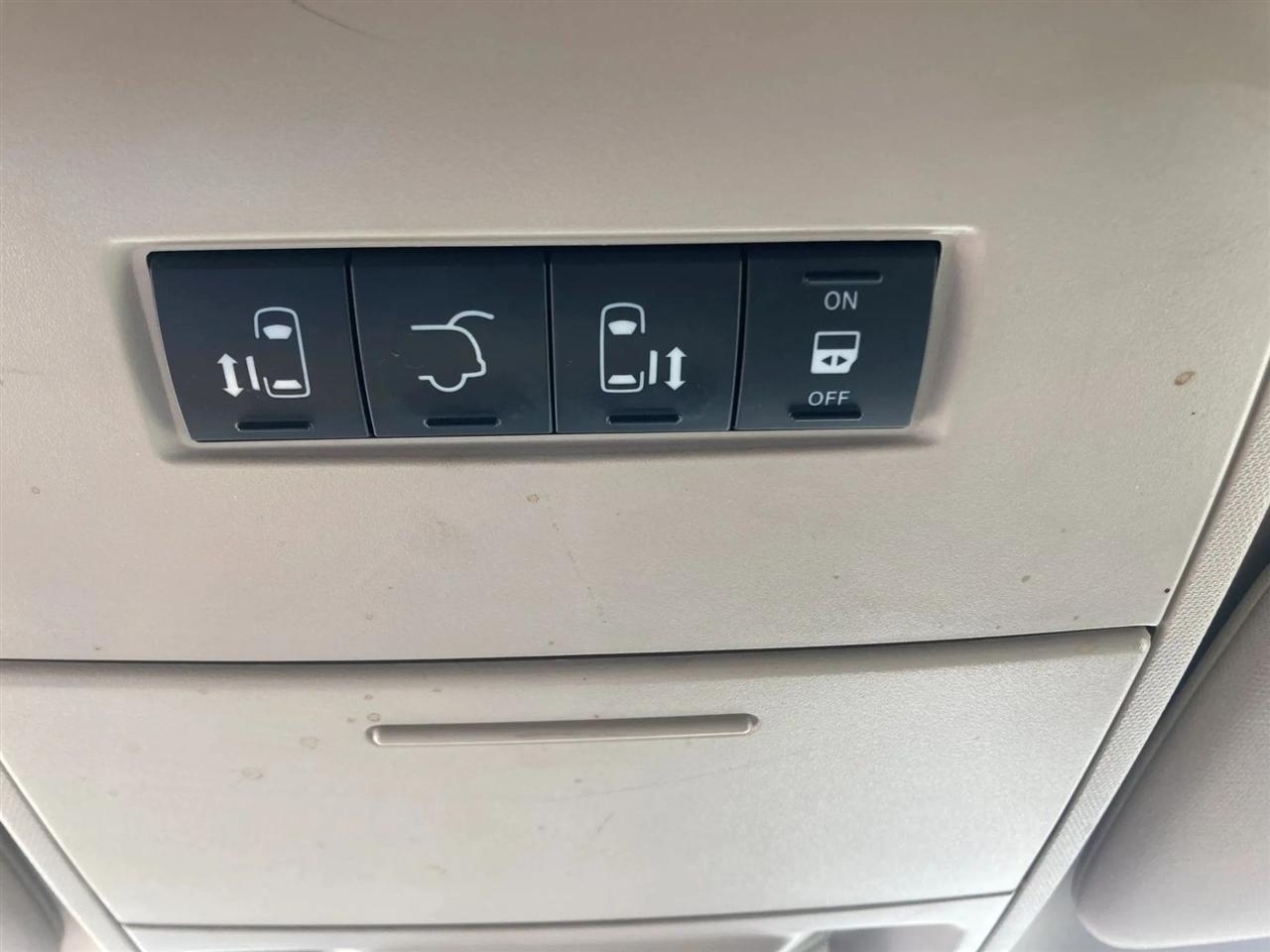 Chrysler Town & Country Touring-L 2013