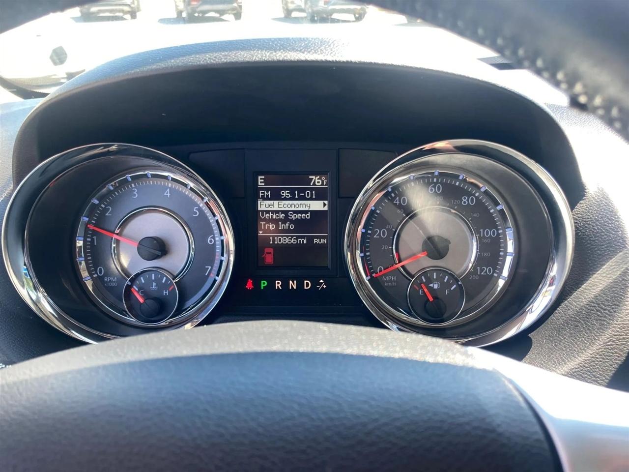 Chrysler Town & Country Touring-L 2013