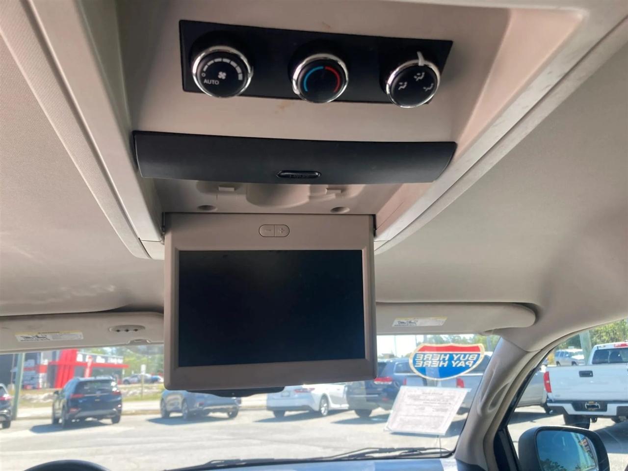 Chrysler Town & Country Touring-L 2013
