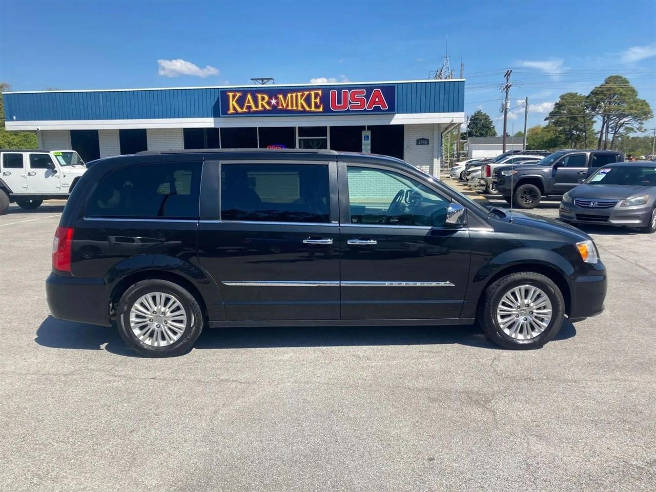 Chrysler Town & Country Touring-L 2013
