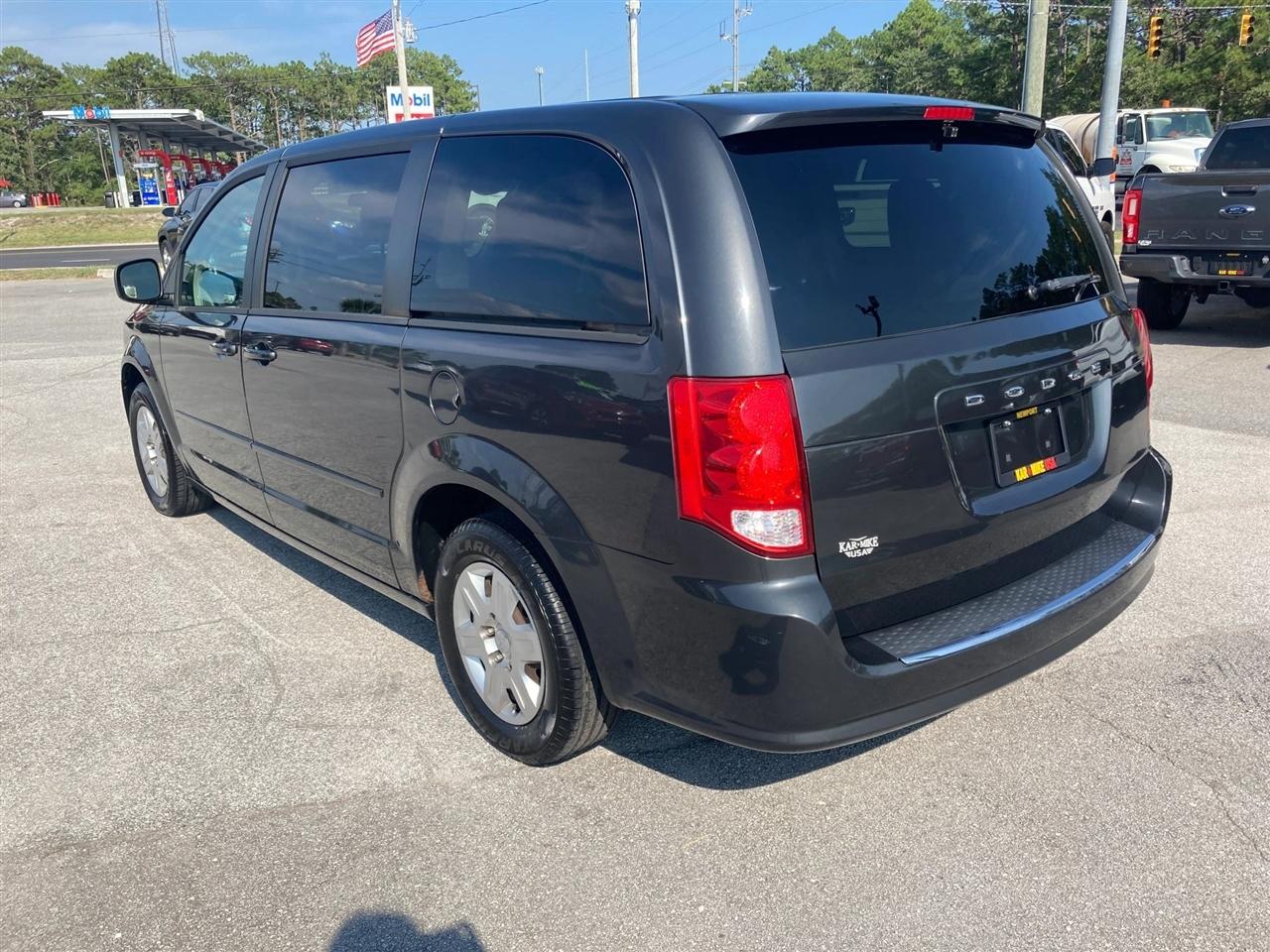 Dodge Grand Caravan SE 2012