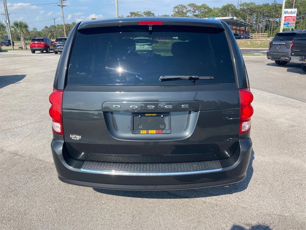 Dodge Grand Caravan SE 2012