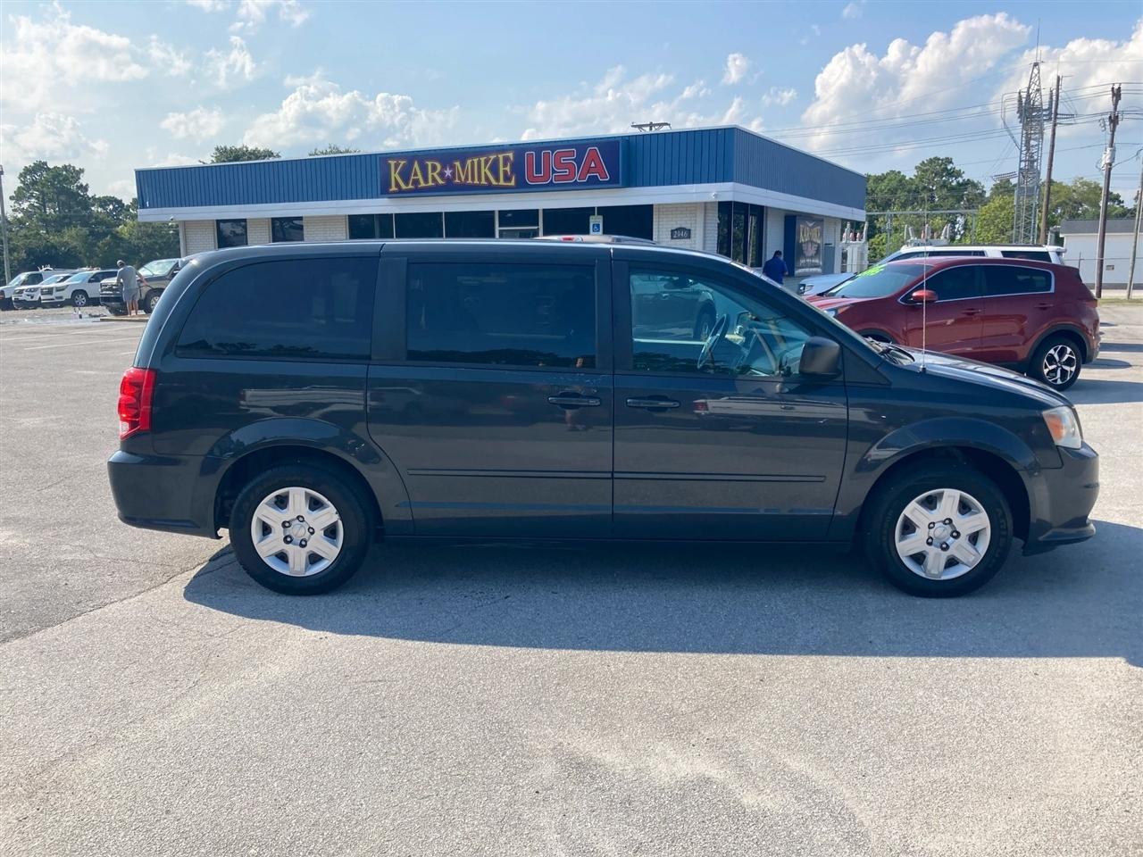Dodge Grand Caravan SE 2012