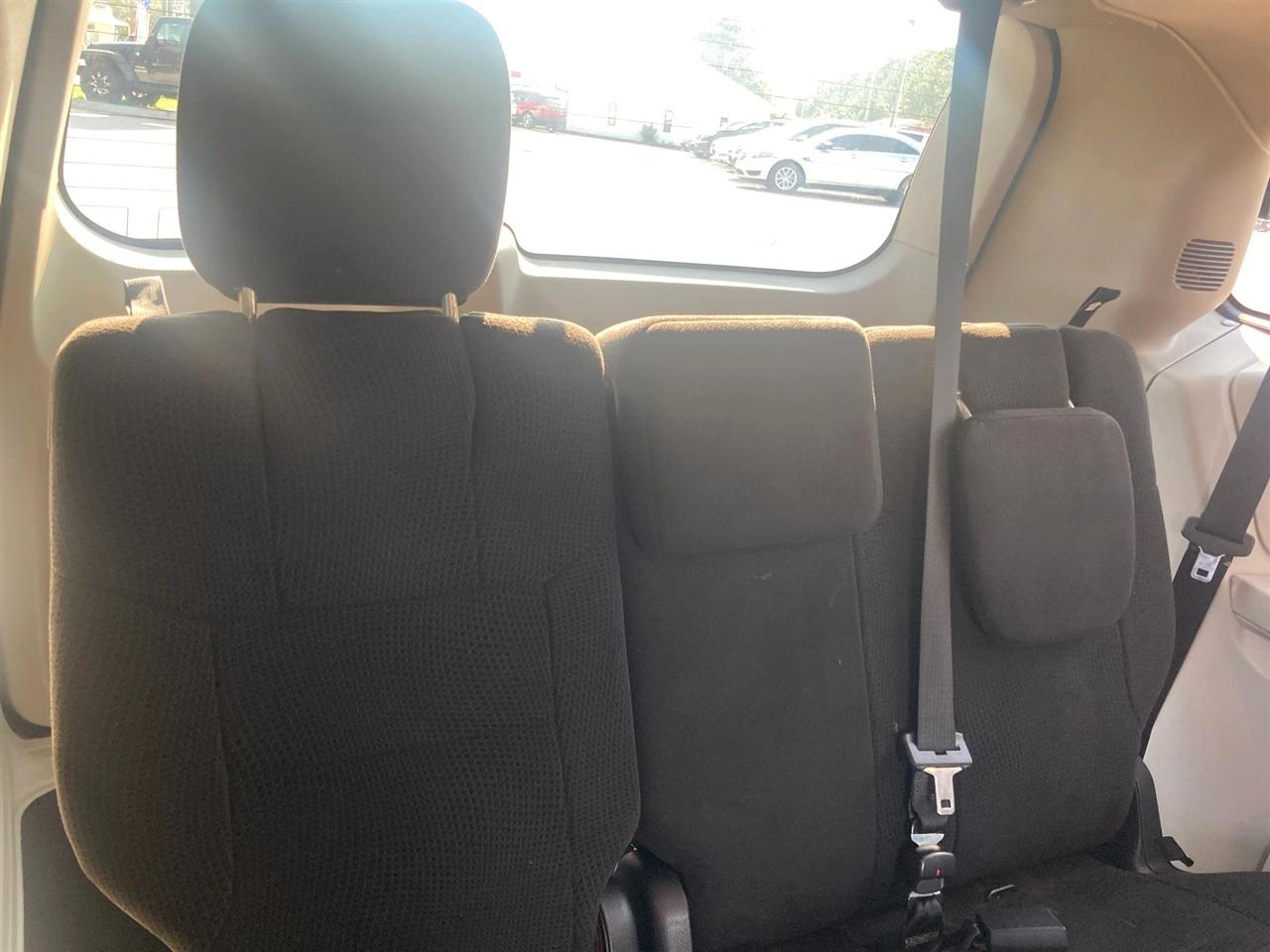 Dodge Grand Caravan SE 2012