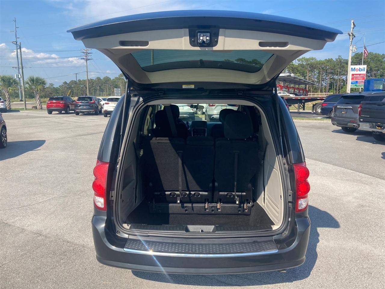 Dodge Grand Caravan SE 2012