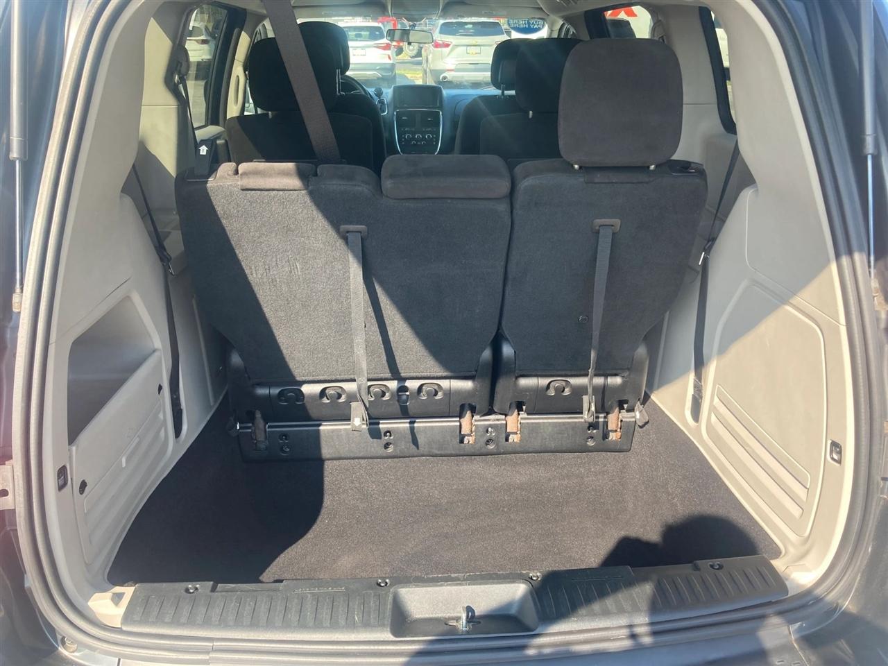 Dodge Grand Caravan SE 2012