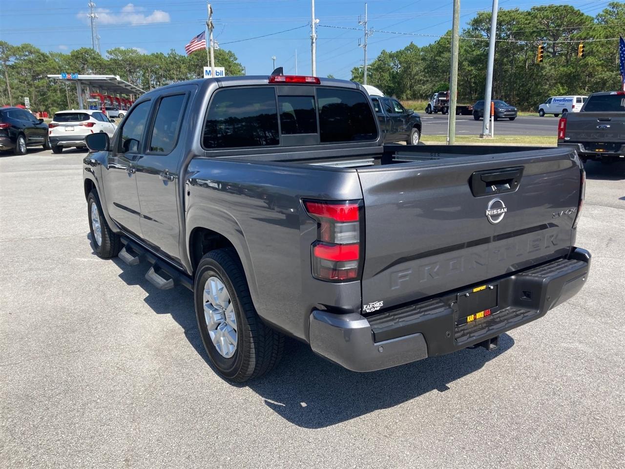 Nissan Frontier SV Crew Cab 4WD 2022