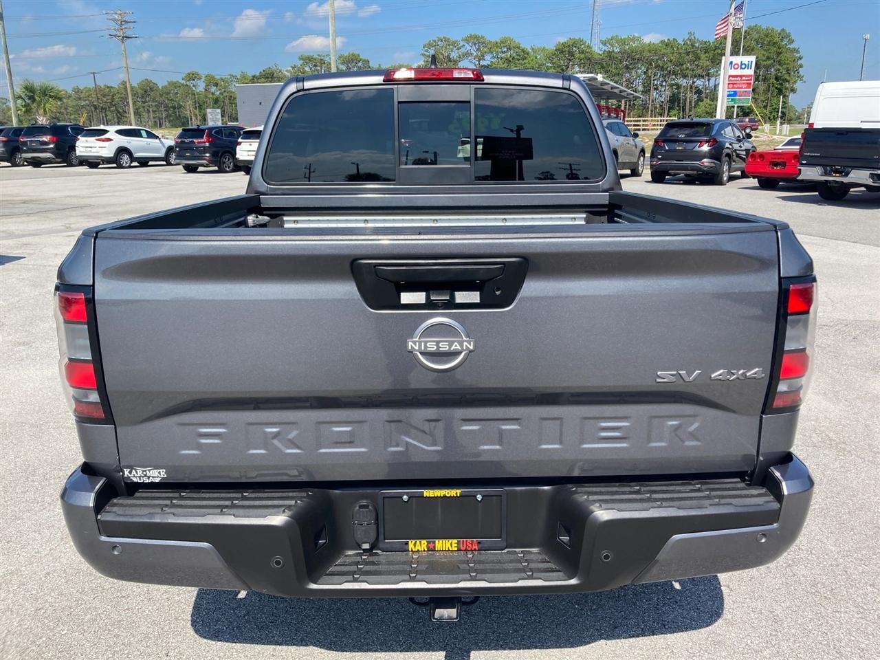 Nissan Frontier SV Crew Cab 4WD 2022