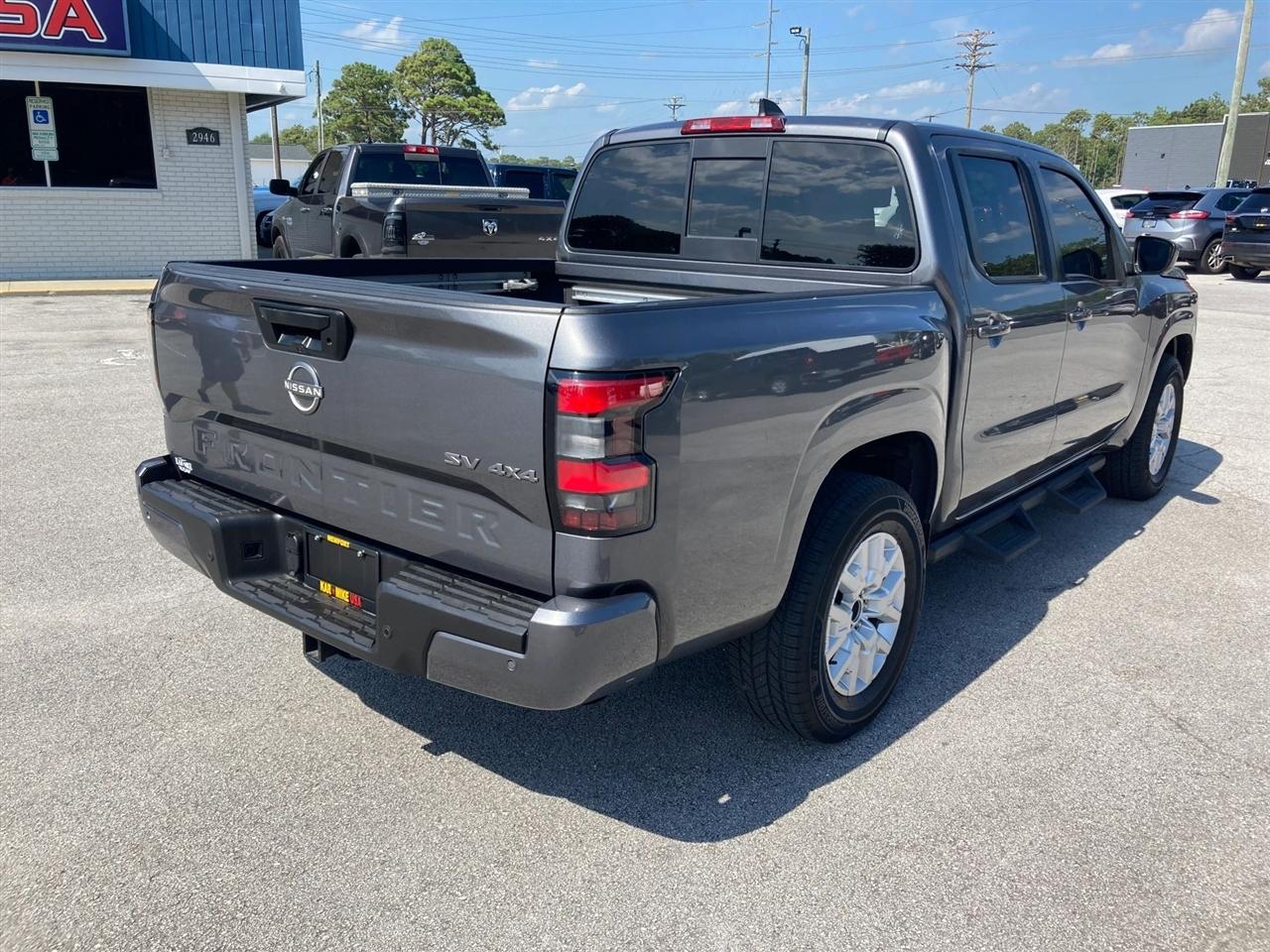 Nissan Frontier SV Crew Cab 4WD 2022
