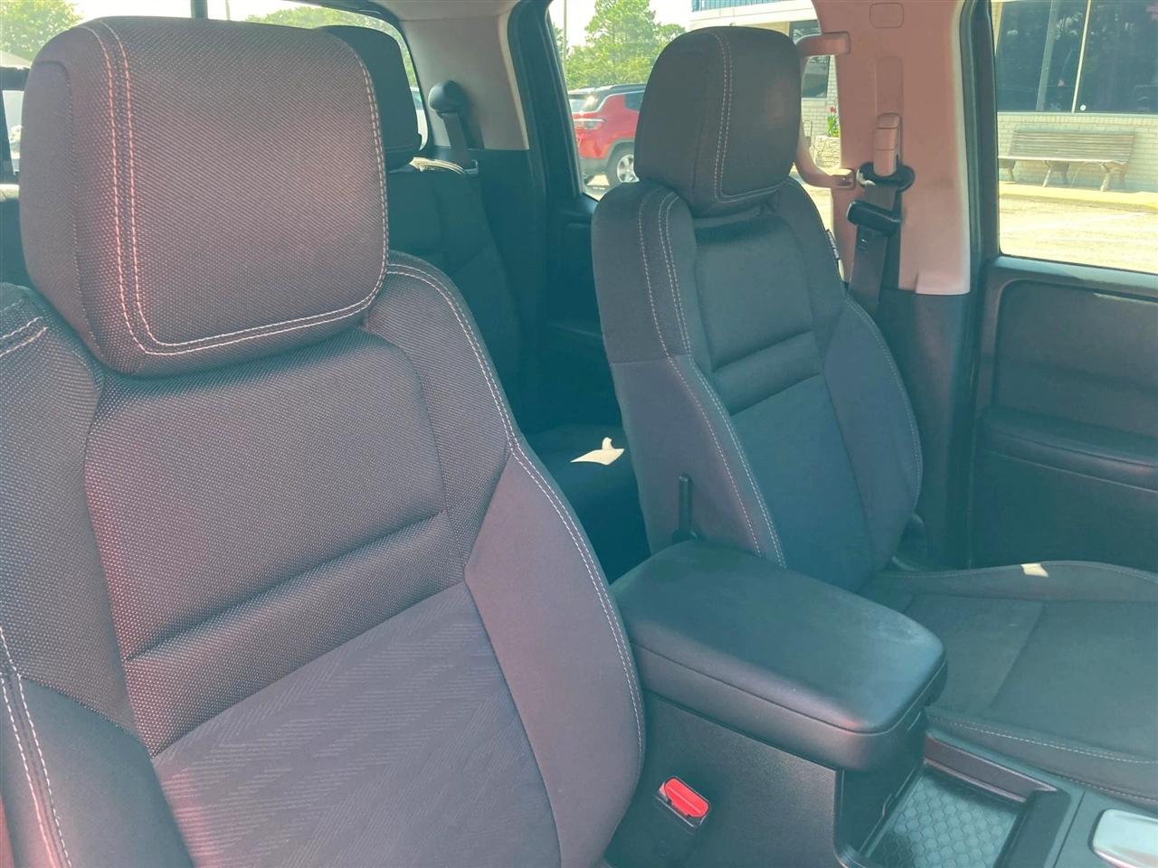 Nissan Frontier SV Crew Cab 4WD 2022