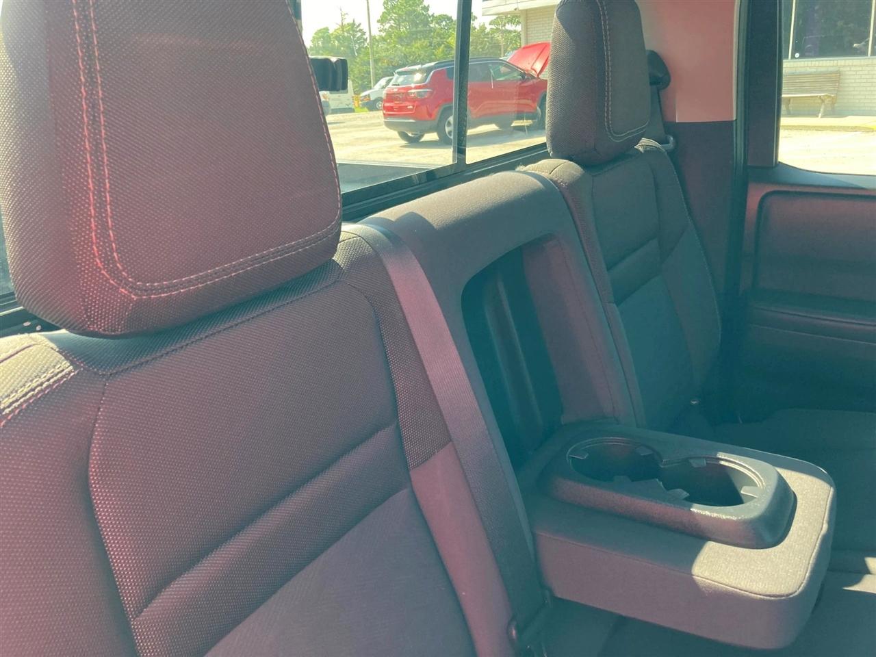 Nissan Frontier SV Crew Cab 4WD 2022
