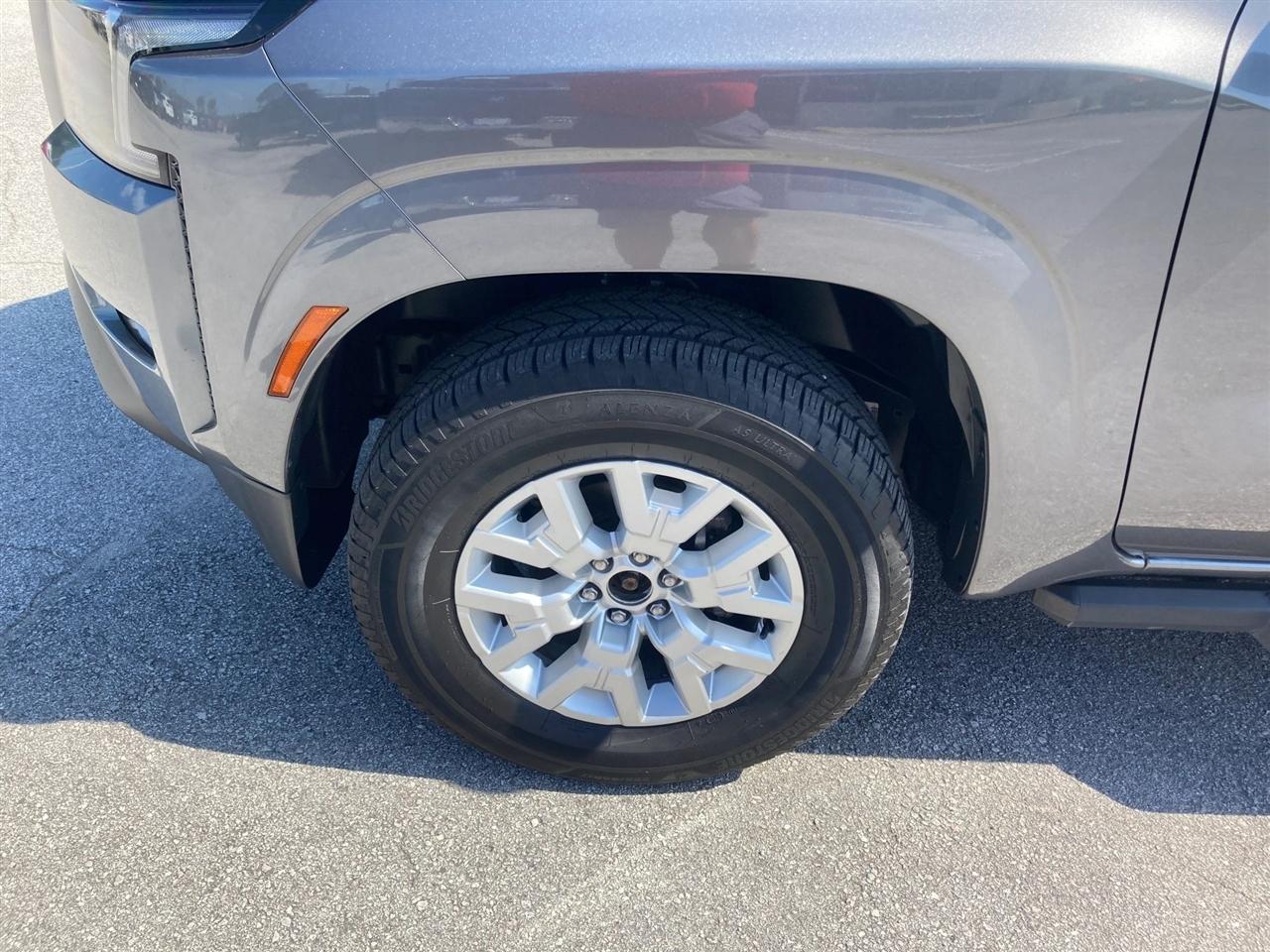 Nissan Frontier SV Crew Cab 4WD 2022