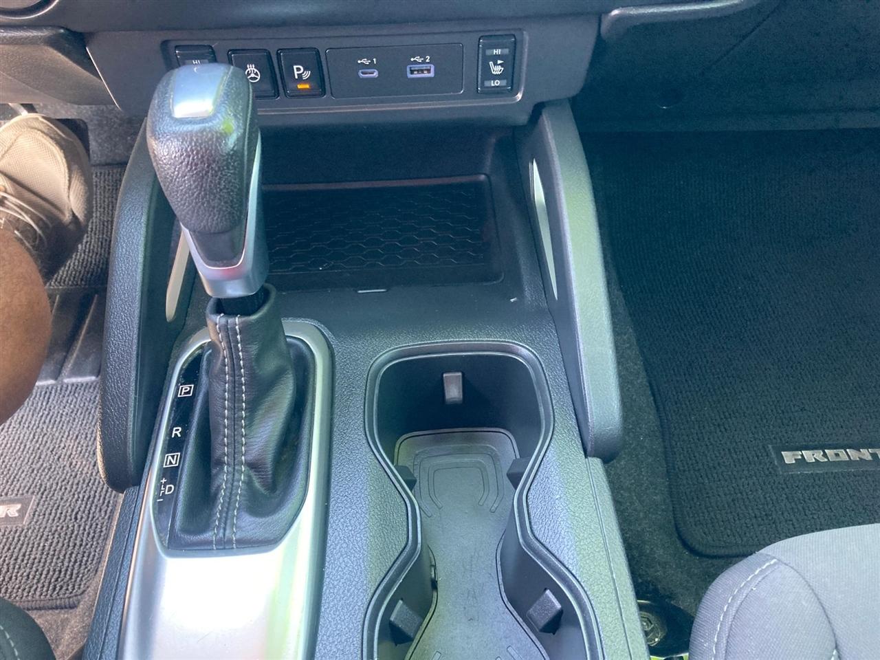 Nissan Frontier SV Crew Cab 4WD 2022
