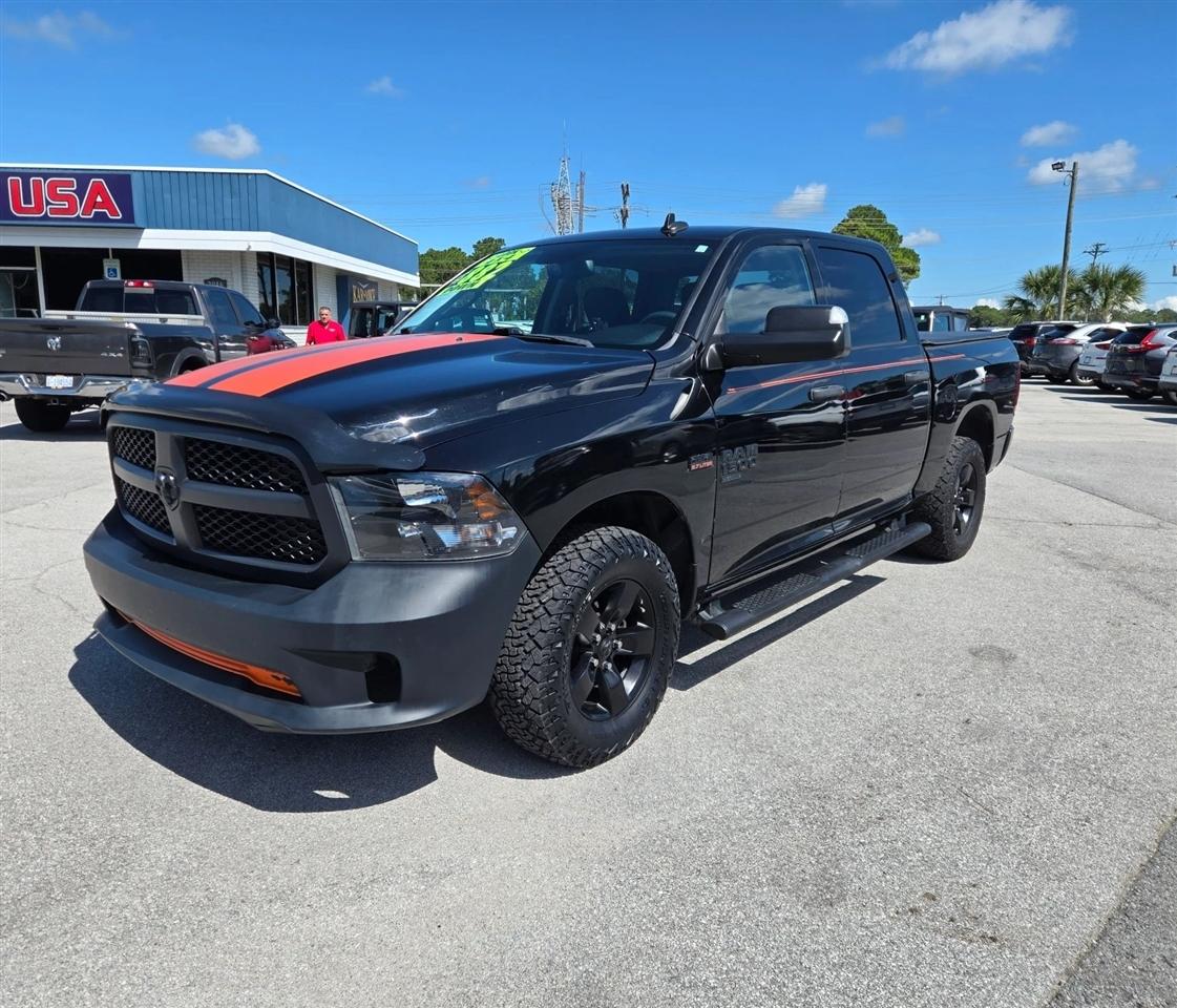 2022 RAM 1500 Classic Tradesman Crew Cab SWB 4WD